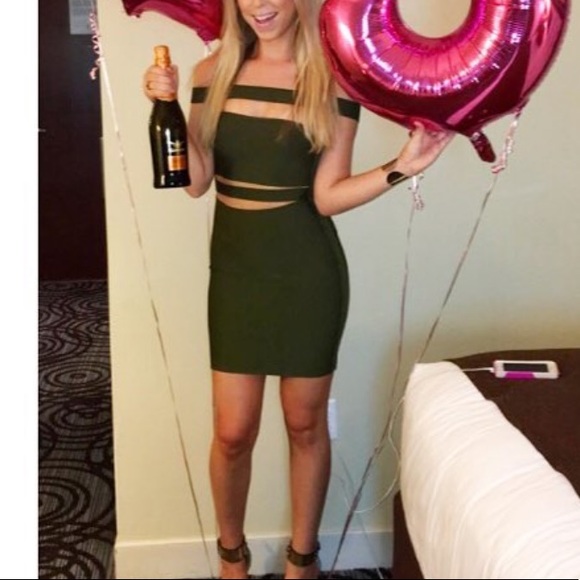 windsor dress - Picture 5 of 5